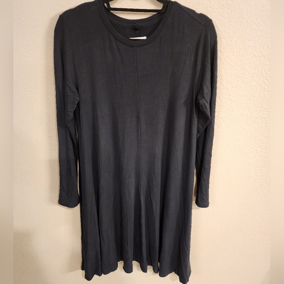 Lou & Grey Black Athleisure Knit Shift Dress - SZ M - Picture 1 of 3